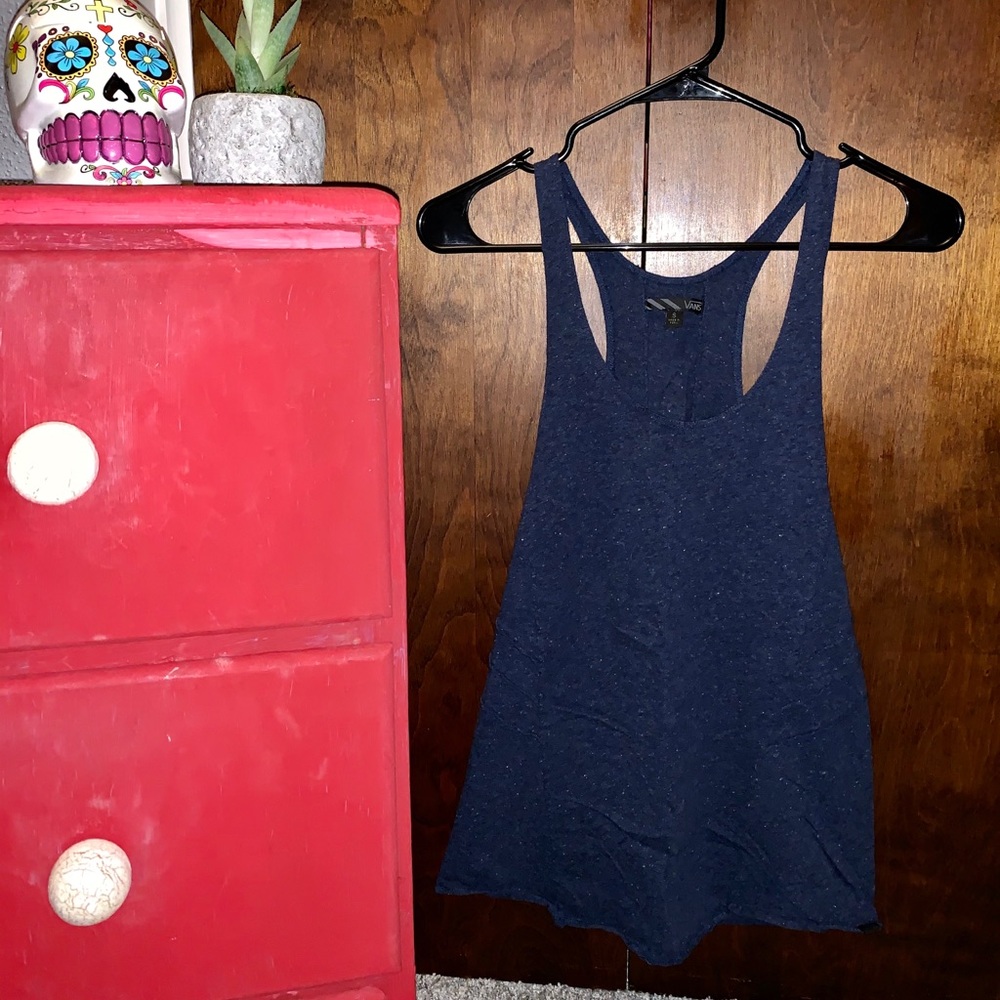 VANS Tank